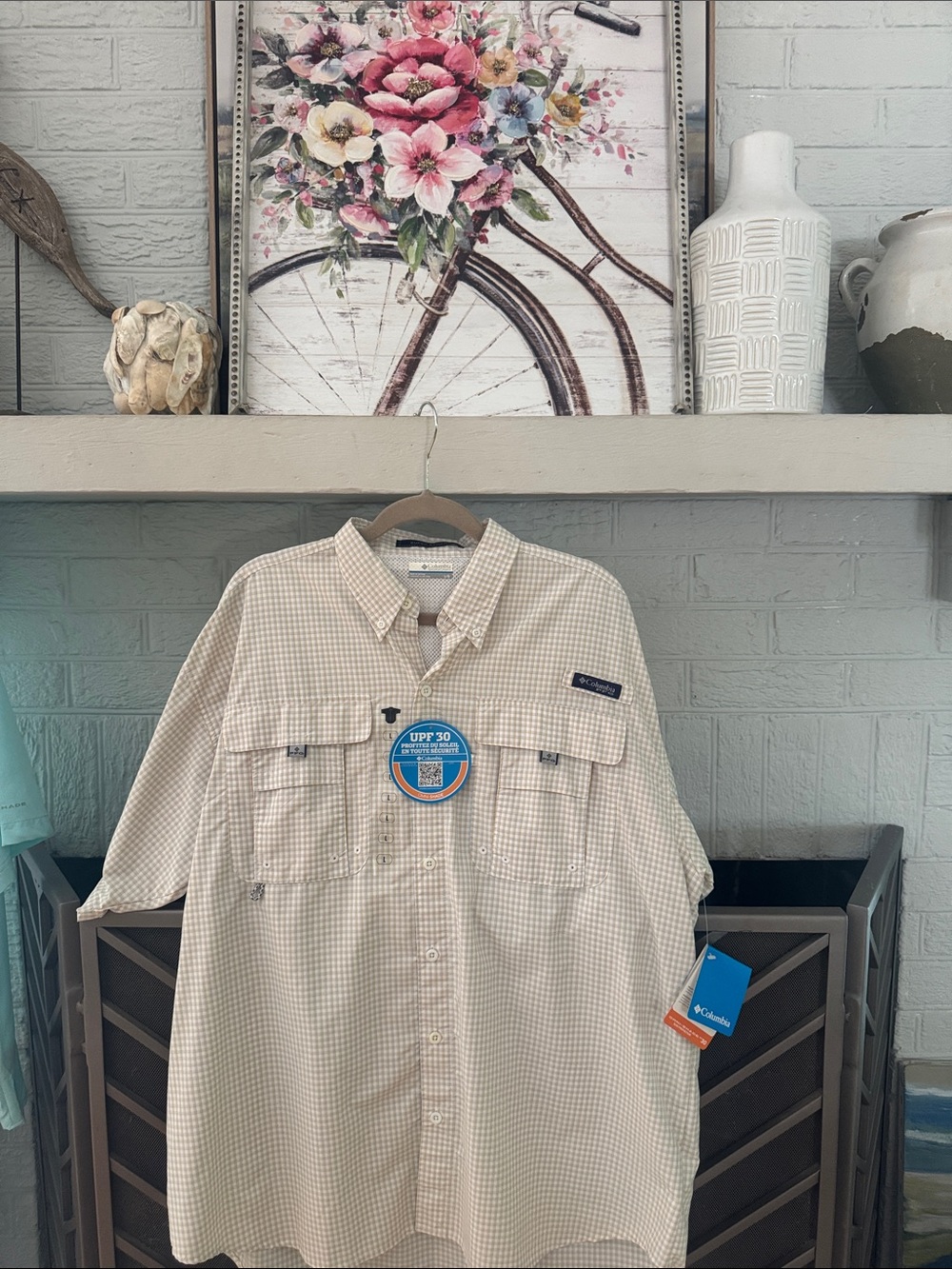 Columbia Men’s Beige Check Short-Sleeve Button-Down Shirt - Picture 4 of 7